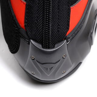 Dainese Axial 2 Motorradstiefel Herren schwarz / rot-fluo 40